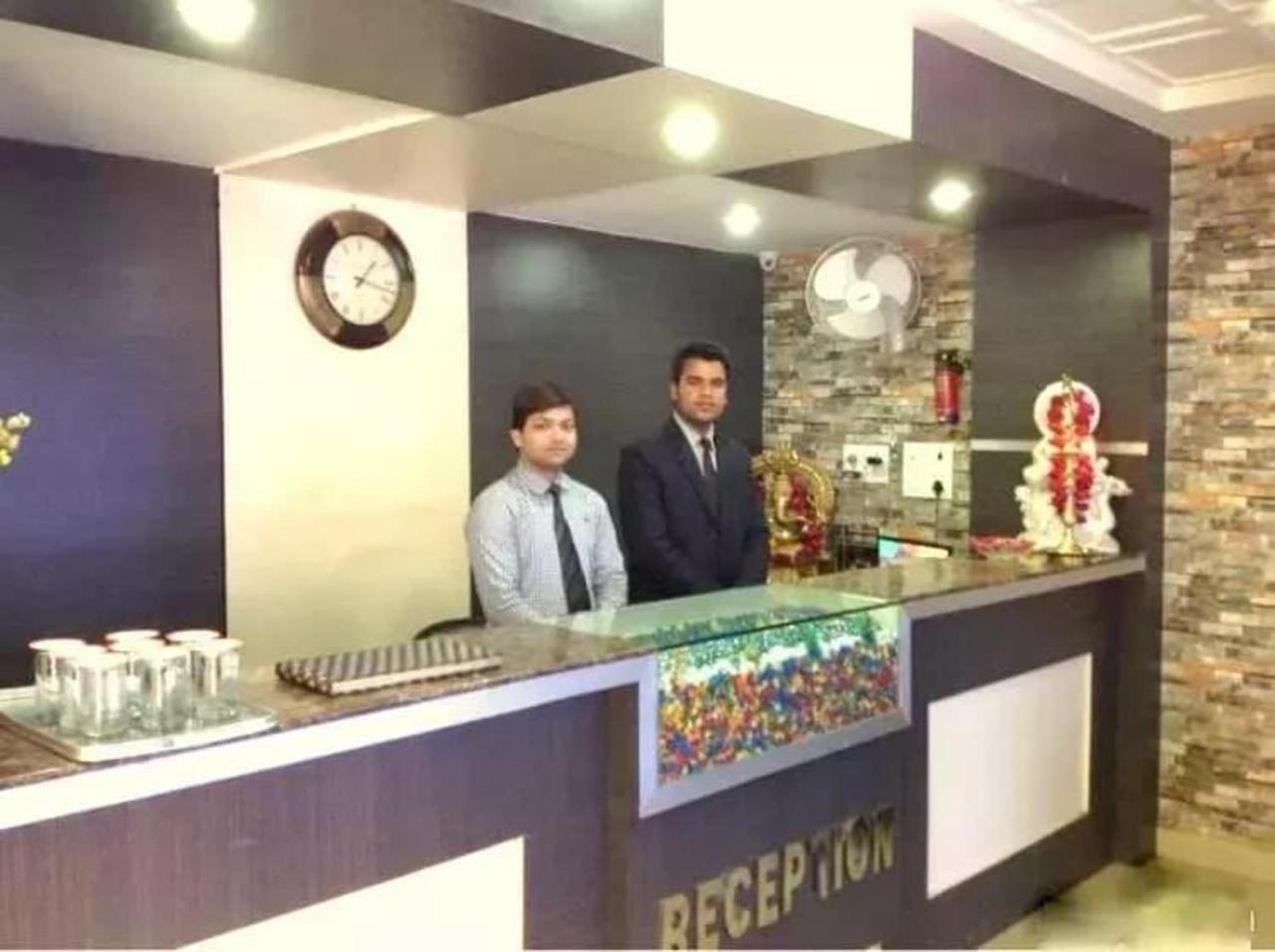 Hotel Radiance 瓜廖尔 外观 照片