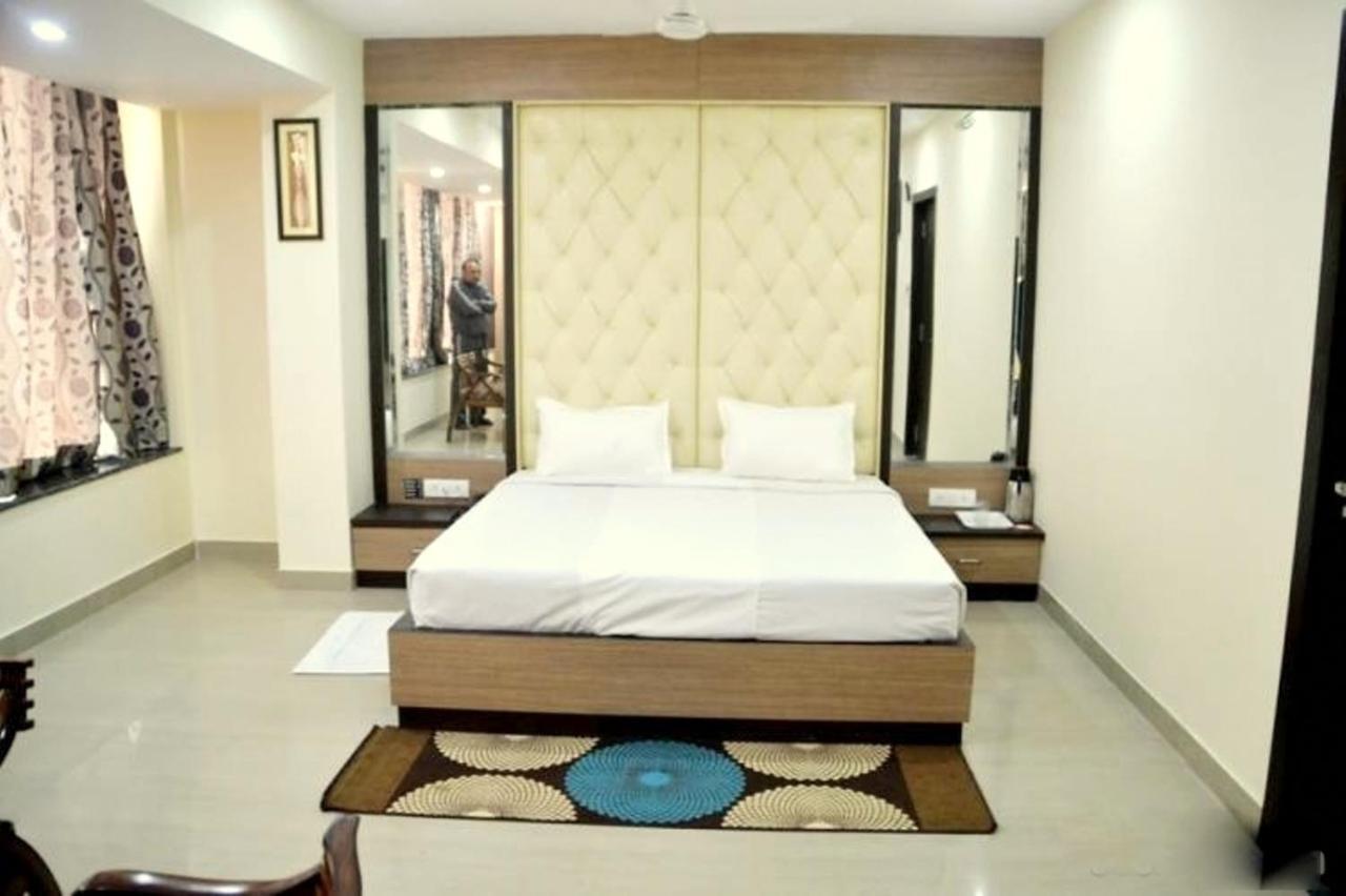 Hotel Radiance 瓜廖尔 外观 照片