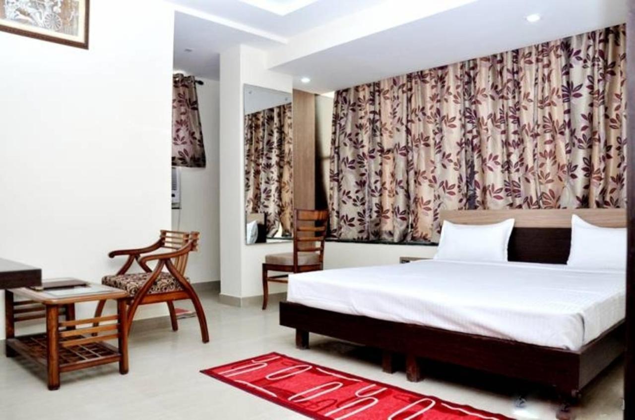 Hotel Radiance 瓜廖尔 外观 照片