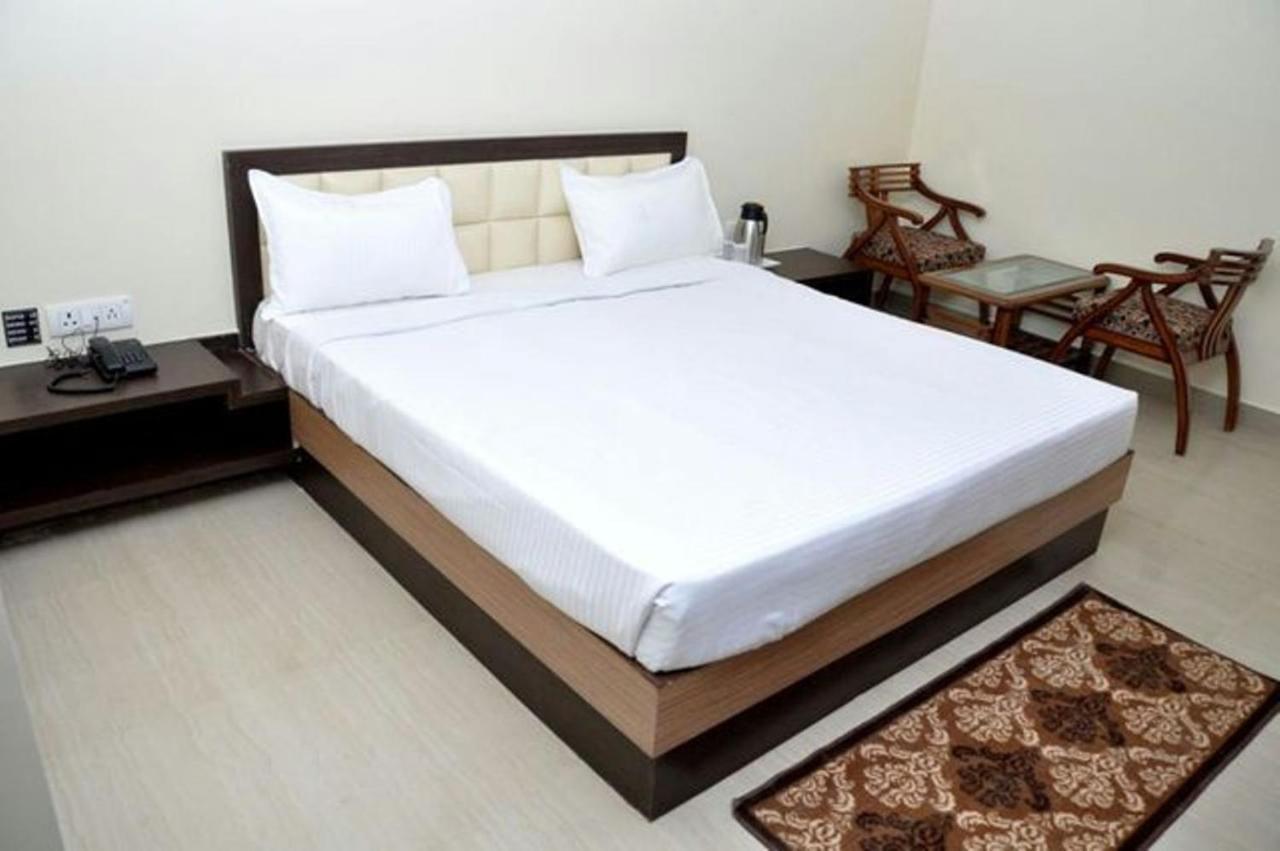 Hotel Radiance 瓜廖尔 外观 照片